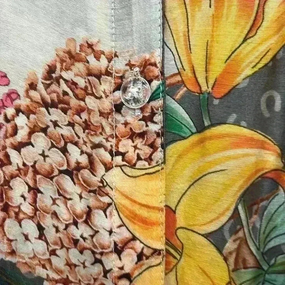 Cienna  Floral Silk Top button down blouse - Picture 9 of 9